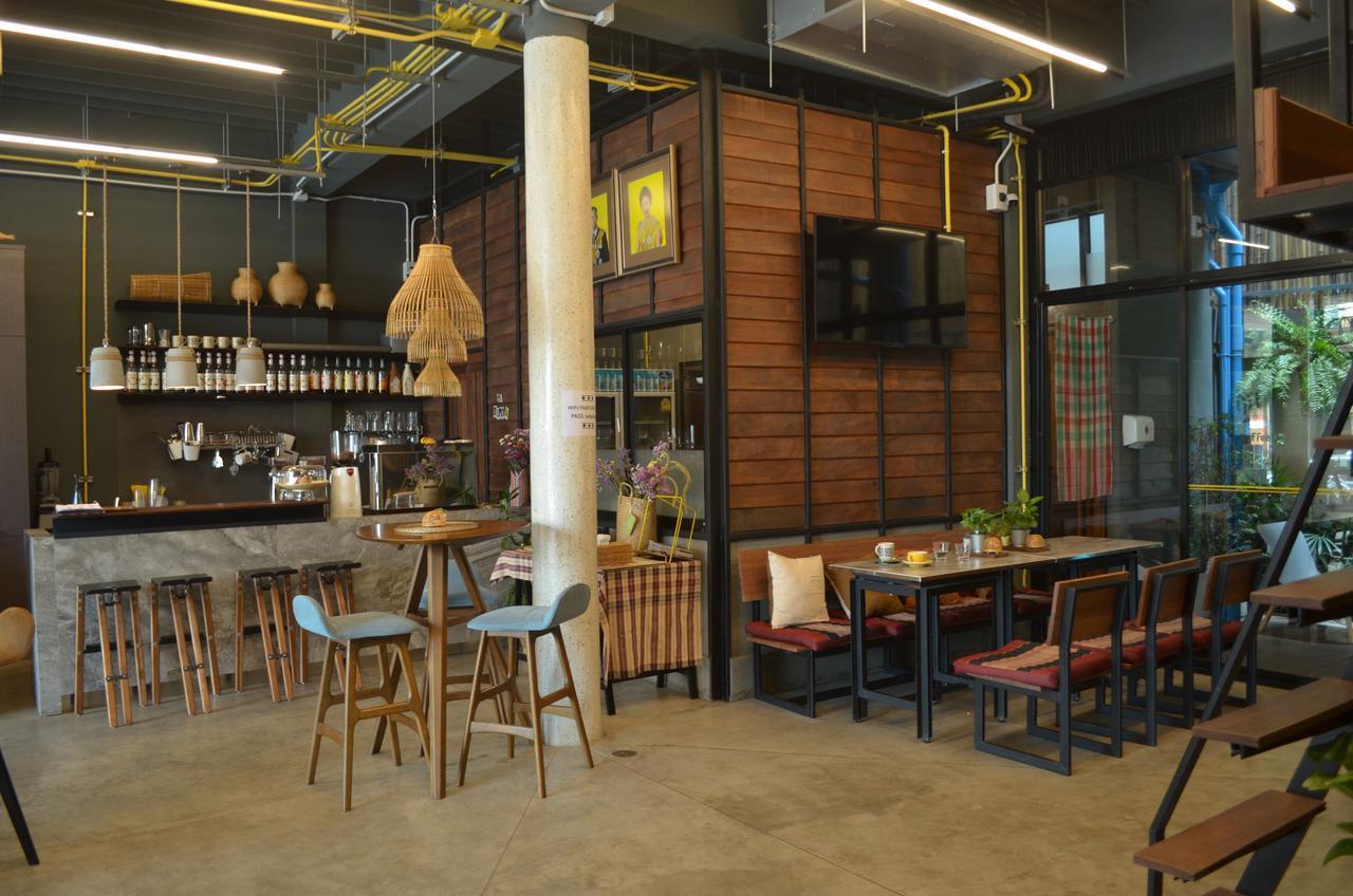 Whereder Poshtel Udon Thani Exterior photo