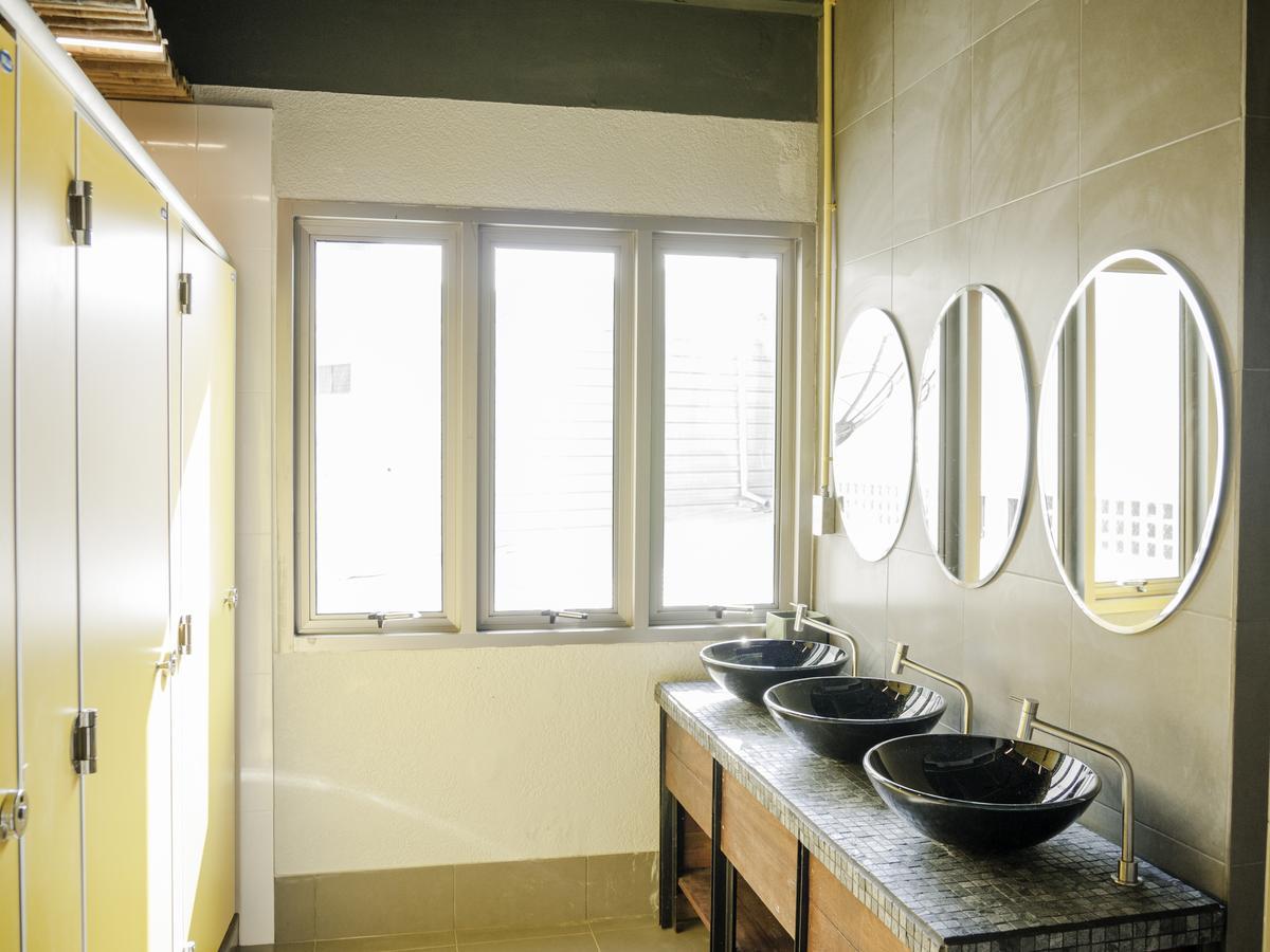 Whereder Poshtel Udon Thani Exterior photo